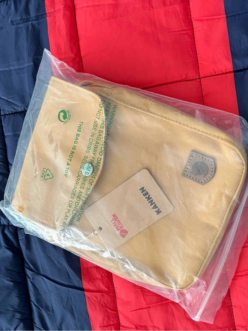 Fjallraven Kanken Mustard Yellow Crossbody Small Bag BNWT - Picture 2 of 2